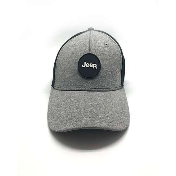 Jockey con logo en PVC (2)