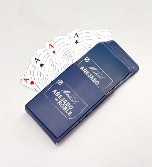 Juego de cartas personalizado (1)