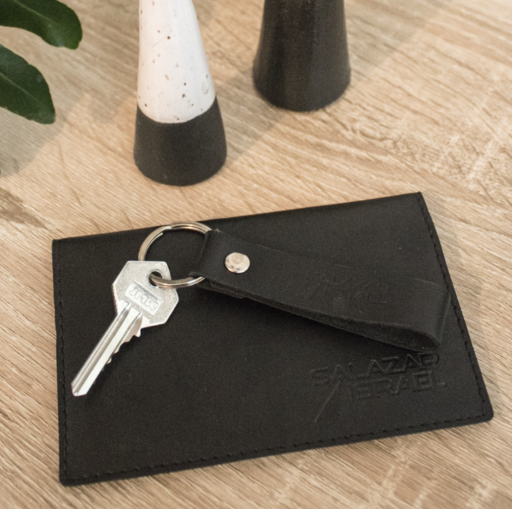 Llavero y porta tarjetas (1)