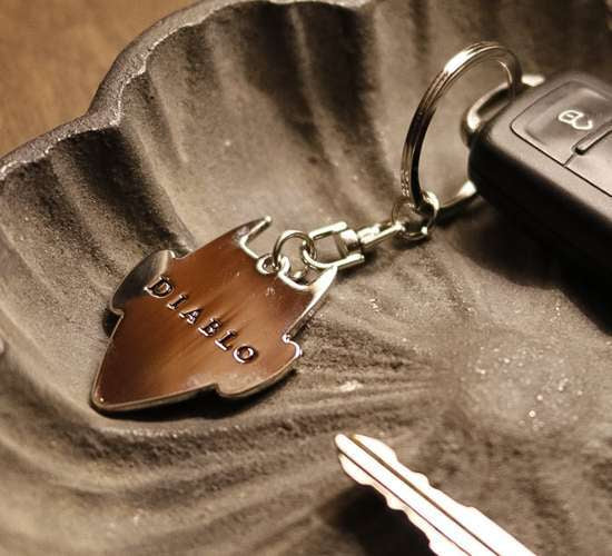 Llavero troquelado 100 personalizado (2)