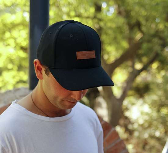 Jockey logo aplicado en PU (3)