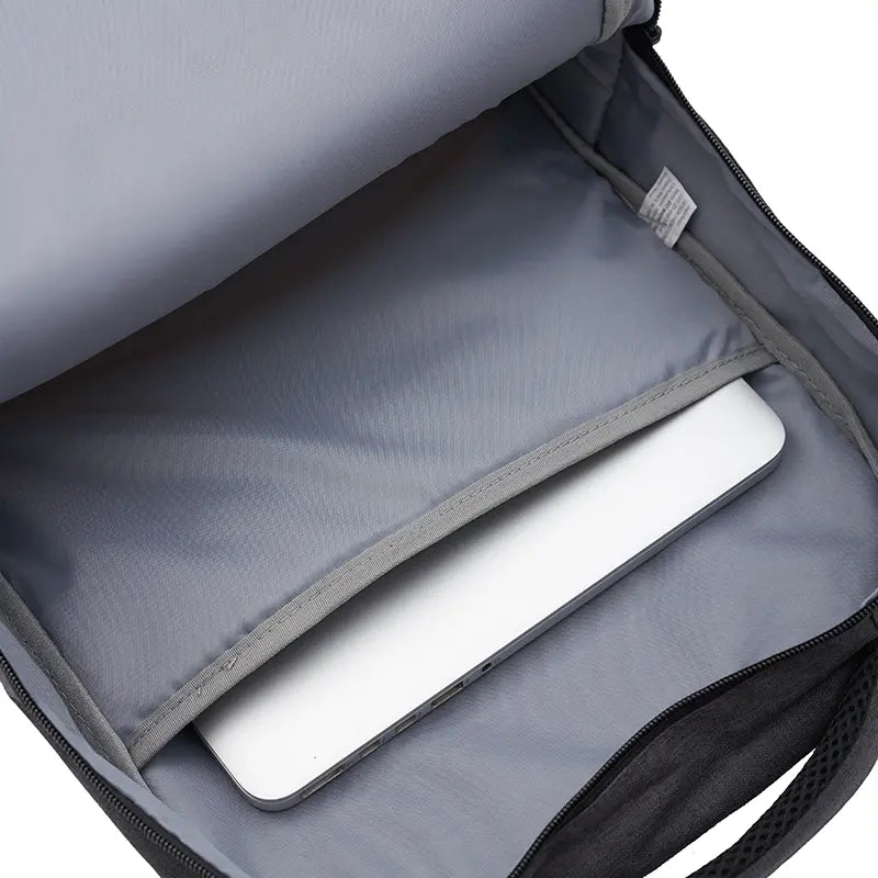 Mochila Hesse / Gris Oscuro / Gris Oscuro