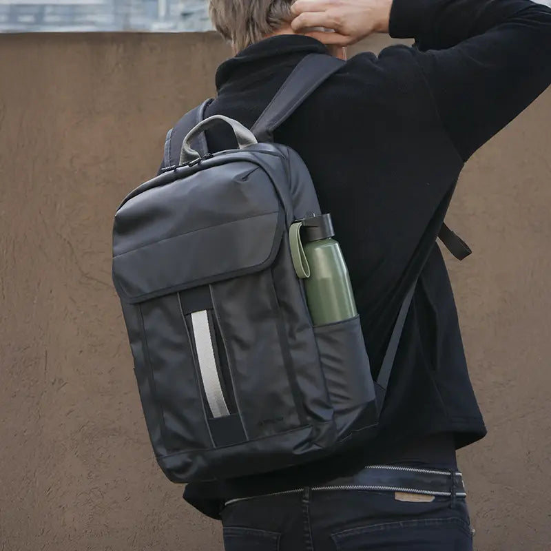 Mochila Laufen / Negro / Negro / Poliestileno