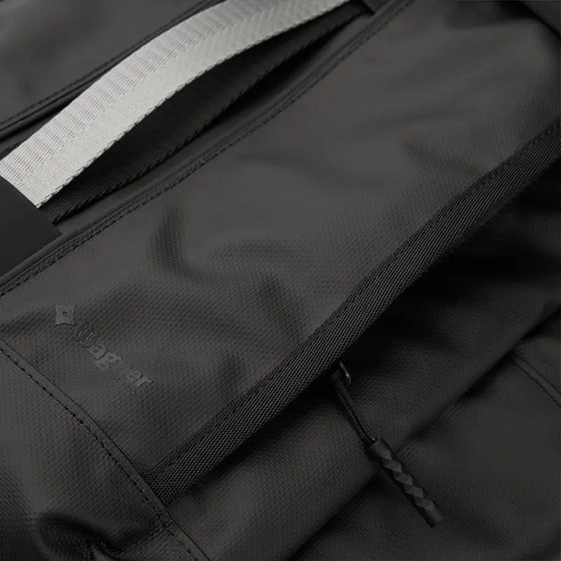 Mochila Laufen / Negro / Negro / Poliestileno